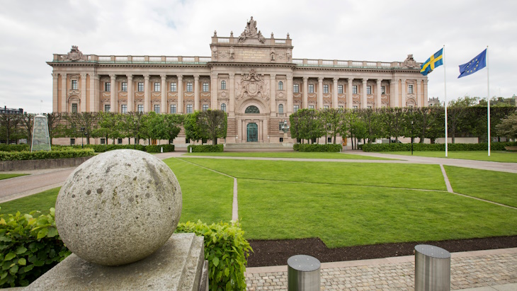 Sweden passes bill on state aid for new reactors